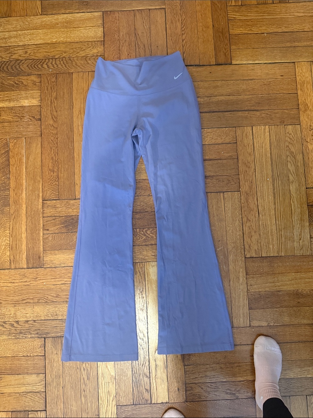 Nike Women’s Zenvy Lavender Flare Leggings